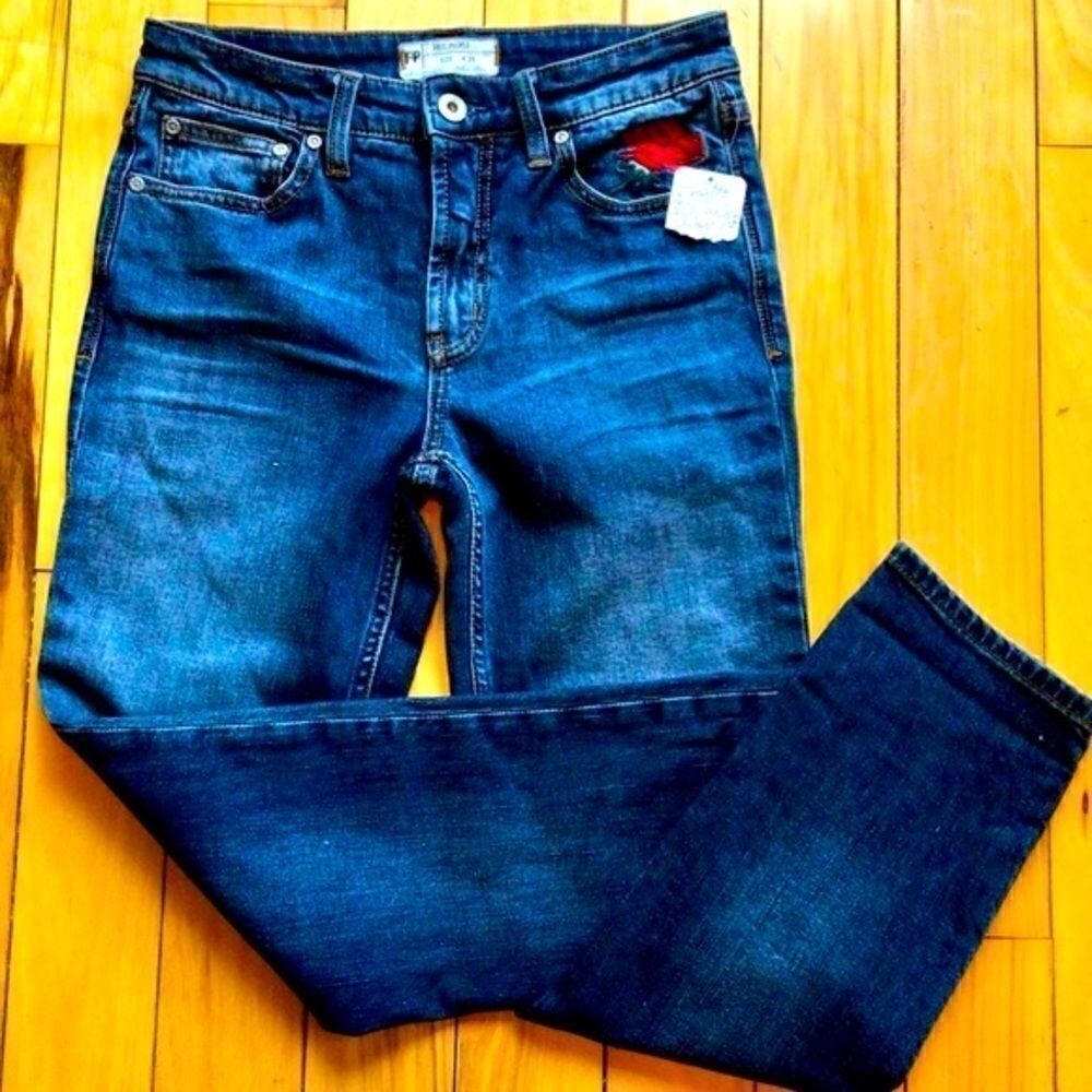 FREE PEOPLE EMBROIDERED ANKLE SKINNY JEANS XS (or Jr’s) NWT